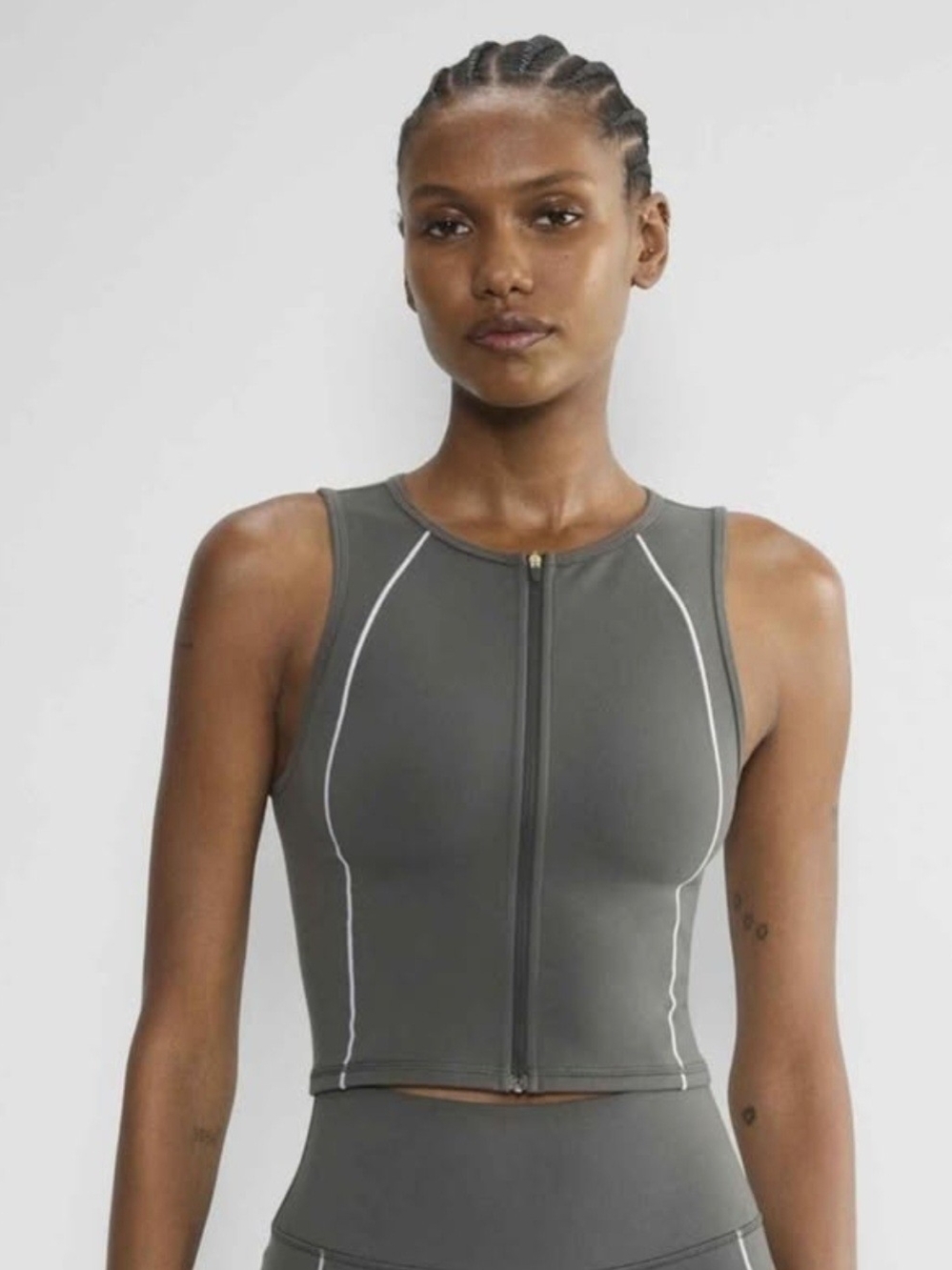 Aritzia Olive Gray Front-Zip Cropped Sports Bra with White Piping